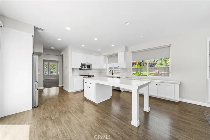 3306 Rochelle, Corona, California 92882
