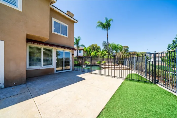 3306 Rochelle, Corona, California 92882