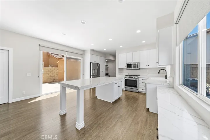 3306 Rochelle, Corona, California 92882