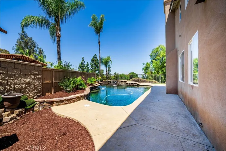 3306 Rochelle, Corona, California 92882