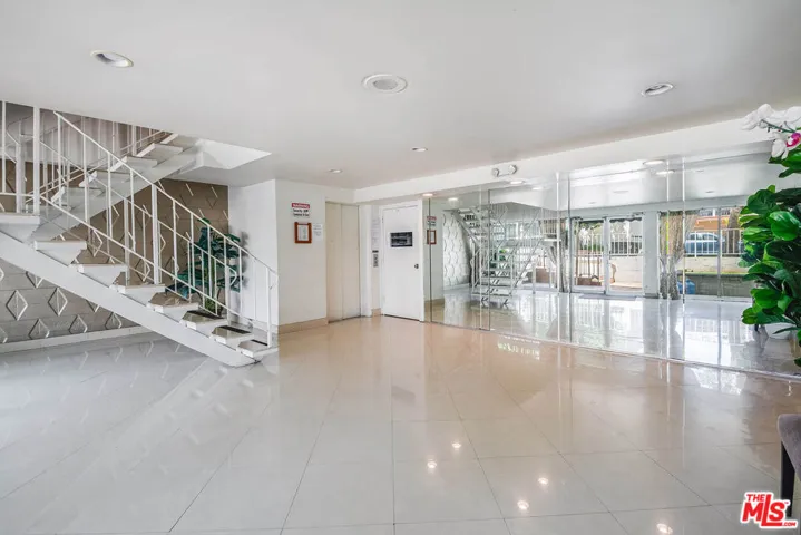 423 S Rexford Drive 101, Beverly Hills, California 90212
