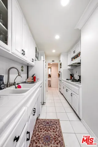 423 S Rexford Drive 101, Beverly Hills, California 90212