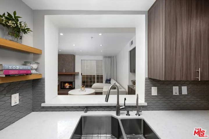 930 N Doheny Drive 317, West Hollywood, California 90069