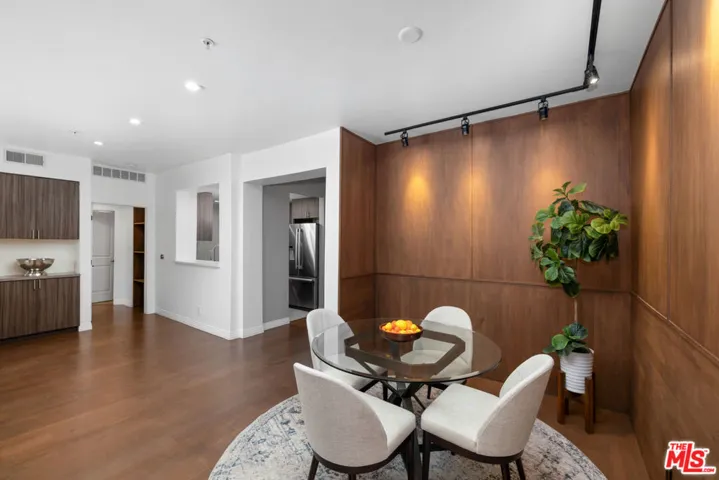 930 N Doheny Drive 317, West Hollywood, California 90069