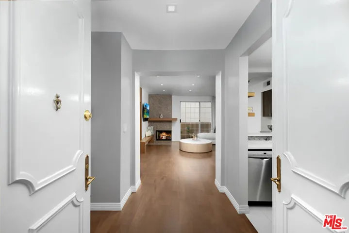 930 N Doheny Drive 317, West Hollywood, California 90069