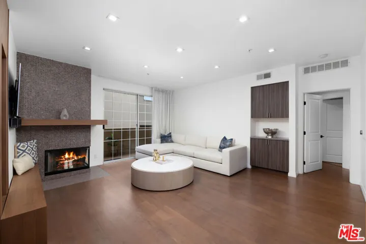 930 N Doheny Drive 317, West Hollywood, California 90069