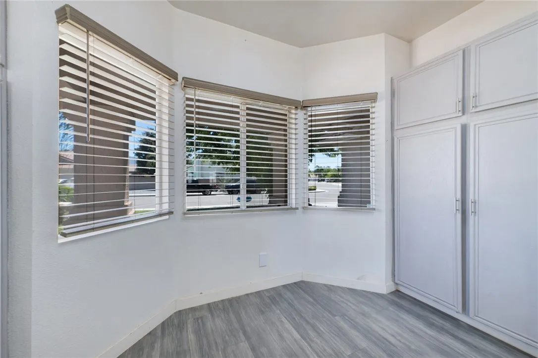 1814 Rosemont Cir, San Jacinto, CA 92583 Eat in Kitchen