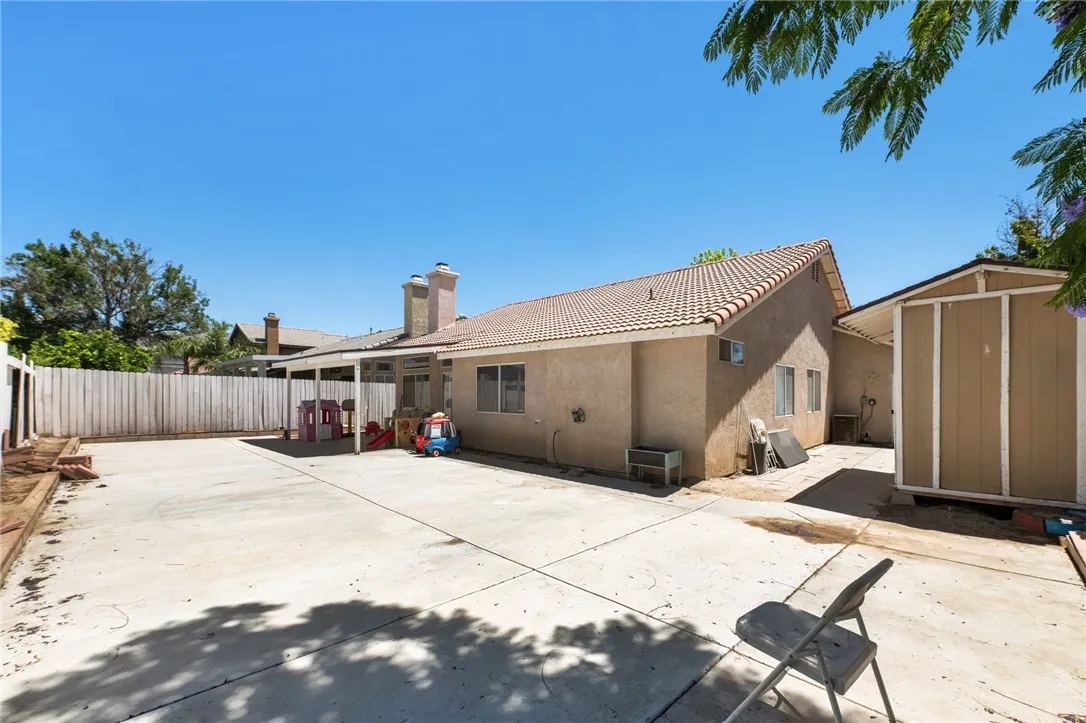 1814 Rosemont Cir, San Jacinto, CA 92583 Backyard