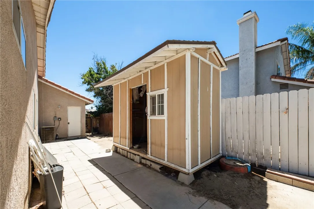 1814 Rosemont Cir, San Jacinto, CA 92583 Backyard