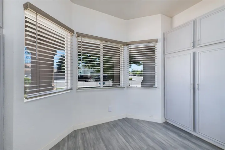 1814 Rosemont Cir, San Jacinto, CA 92583 Eat in Kitchen