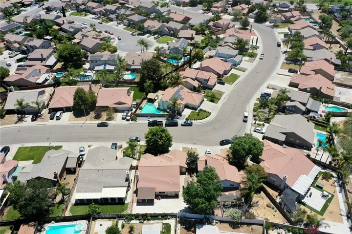 1814 Rosemont Cir, San Jacinto, CA 92583