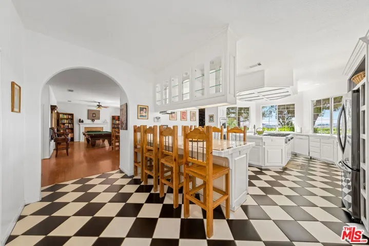 9640 Sierra Highway, Santa Clarita, California 91390