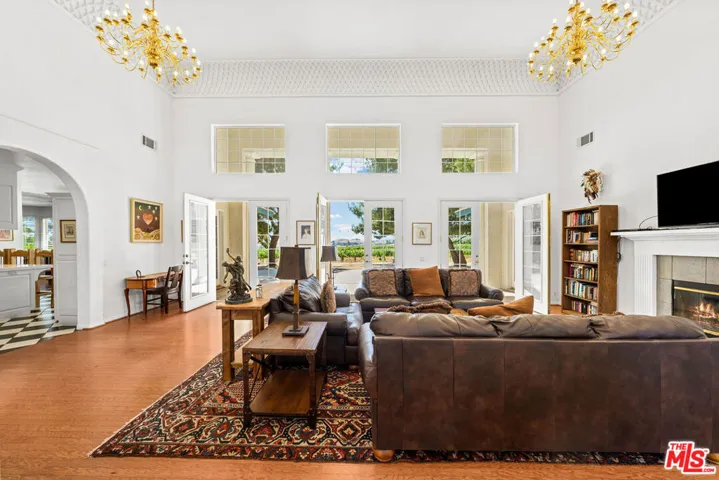 9640 Sierra Highway, Santa Clarita, California 91390