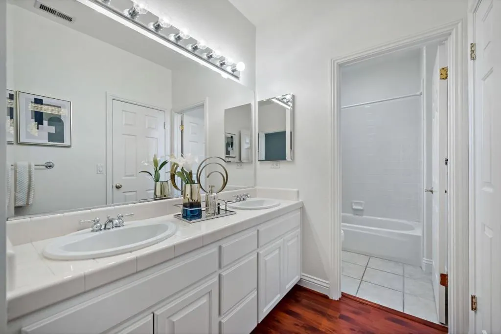 Upstairs Jack & Jill Bathroom