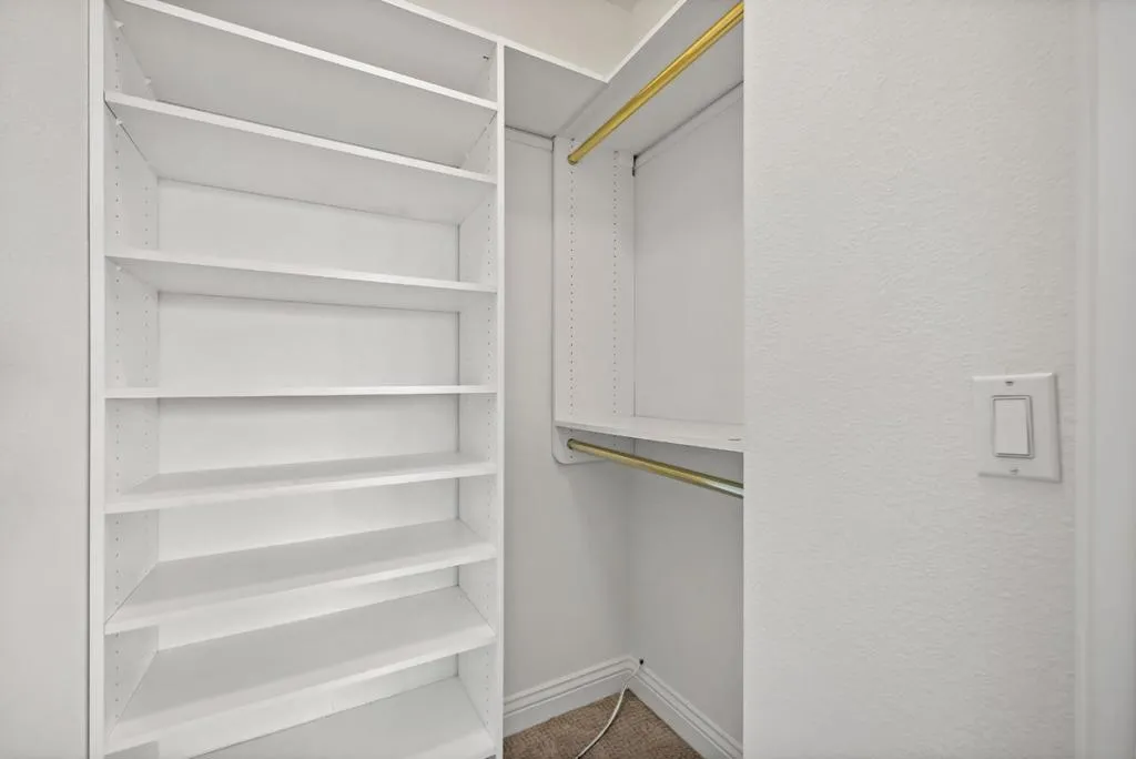 Walk-in closet