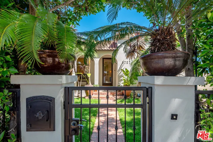 8727 Bonner Drive, Los Angeles, California 90048