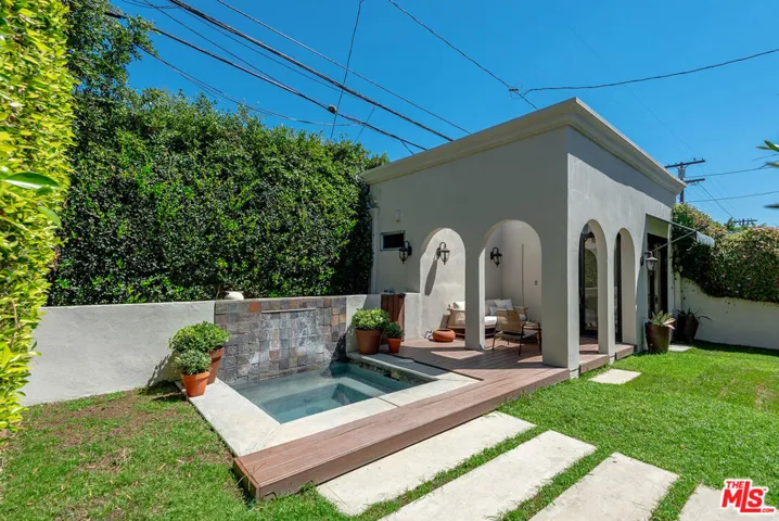 8727 Bonner Drive, Los Angeles, California 90048