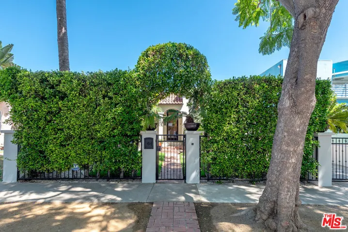 8727 Bonner Drive, Los Angeles, California 90048