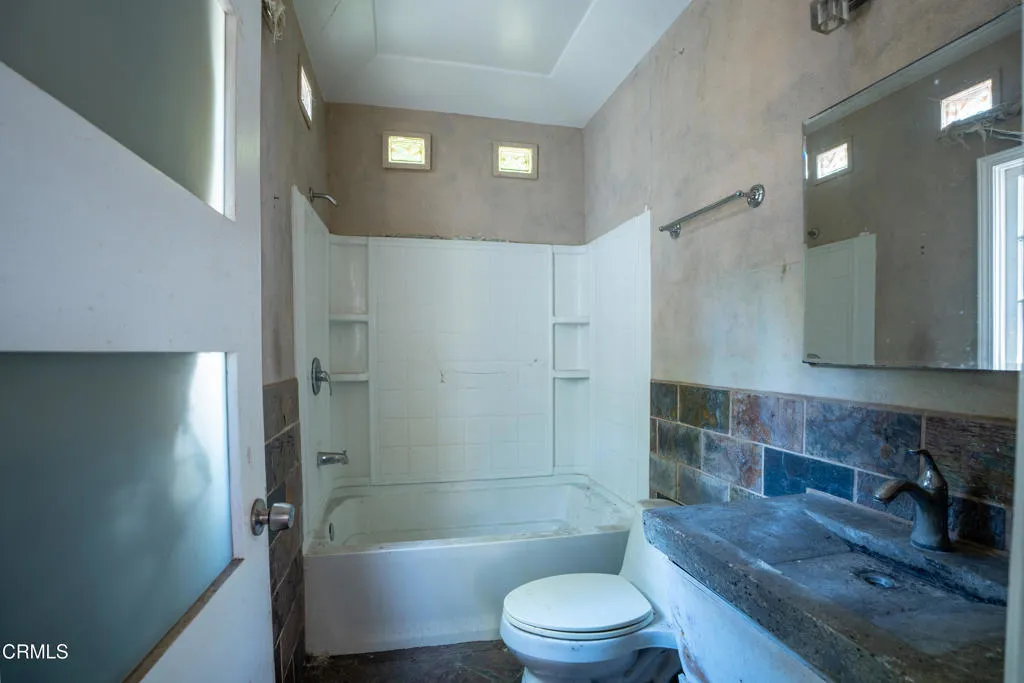 5007 Los Robles St - Low Res-07