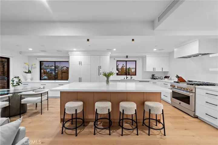 322 1/2 Iris Avenue, Corona Del Mar, California 92625