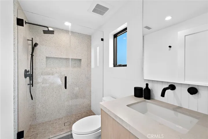 322 1/2 Iris Avenue, Corona Del Mar, California 92625
