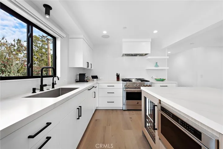 322 1/2 Iris Avenue, Corona Del Mar, California 92625