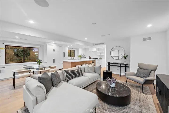 322 1/2 Iris Avenue, Corona Del Mar, California 92625