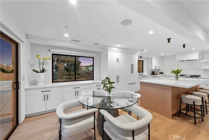 322 1/2 Iris Avenue, Corona Del Mar, California 92625