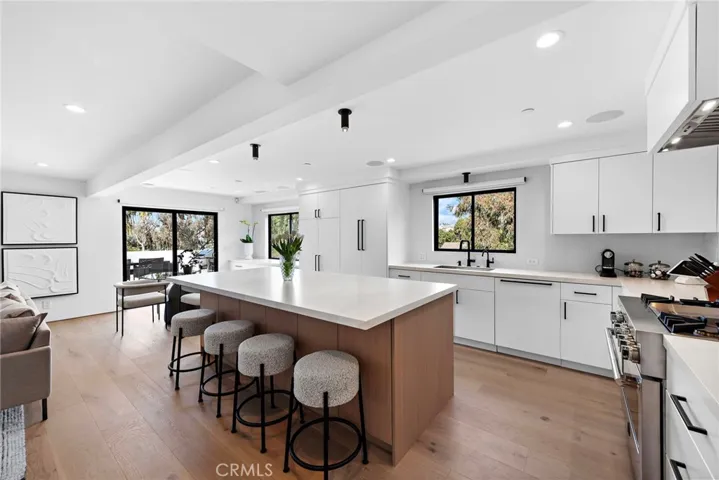 322 1/2 Iris Avenue, Corona Del Mar, California 92625