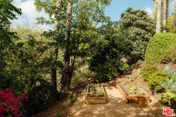 1225 W Avenue 37, Los Angeles, California 90065