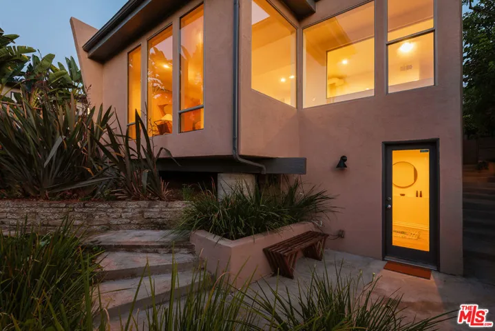 1225 W Avenue 37, Los Angeles, California 90065