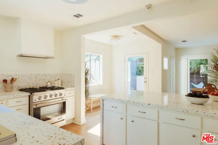 1225 W Avenue 37, Los Angeles, California 90065