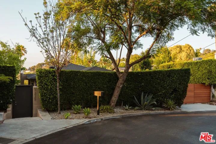 1225 W Avenue 37, Los Angeles, California 90065