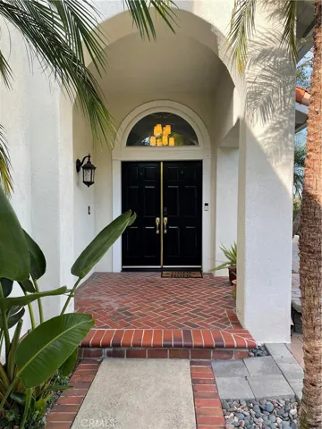 25 Vista Firenze, Laguna Hills, California 92653