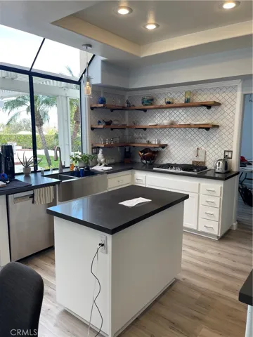 25 Vista Firenze, Laguna Hills, California 92653