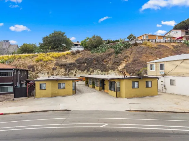 3206 Reynard Way, San Diego, California 92103
