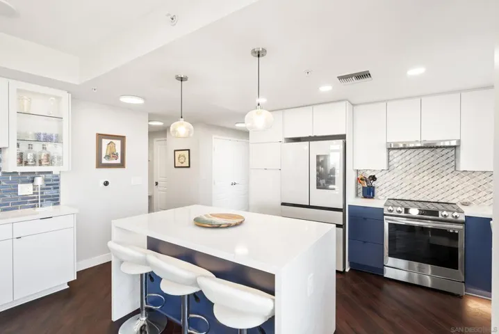 555 Front St. 1302, San Diego, California 92101