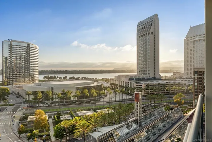 555 Front St. 1302, San Diego, California 92101