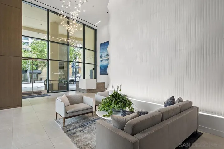 555 Front St. 1302, San Diego, California 92101
