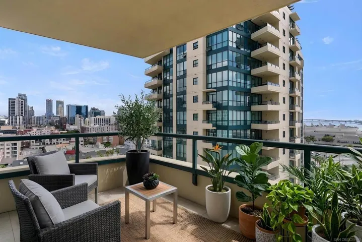 https://zimg.paragon.ice.com/ParagonImages/Property/PA/SDMLS/-529543/14/533/400/0d18f799ee73555832414a3b765653ea/3/c6644faaf0e0a6c9d2ec113f054a60b2/-529543-fe171d3d-9620-476b-a010-99df06fcdde5.JPG