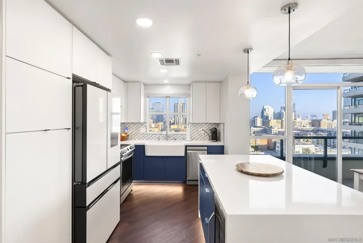 555 Front St. 1302, San Diego, California 92101