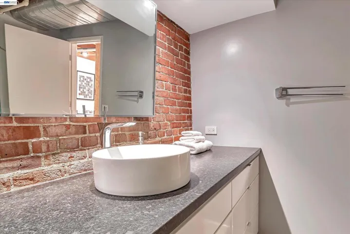 650 Delancey St 103, San Francisco, California 94107