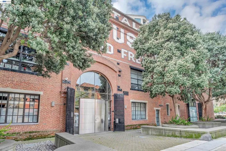 650 Delancey St 103, San Francisco, California 94107