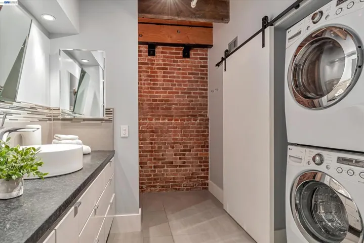 650 Delancey St 103, San Francisco, California 94107