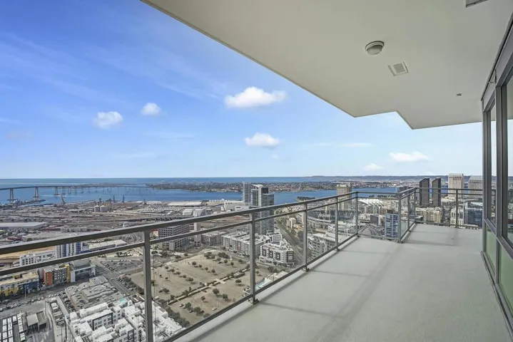 1475 Island 4301, San Diego, California 92101