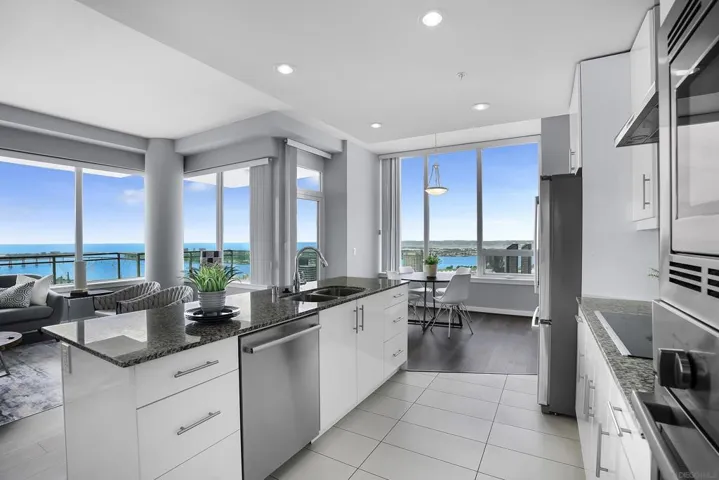 1475 Island 4301, San Diego, California 92101