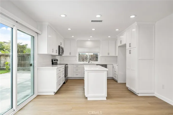 9282 Winterwood Circle, Huntington Beach, California 92646