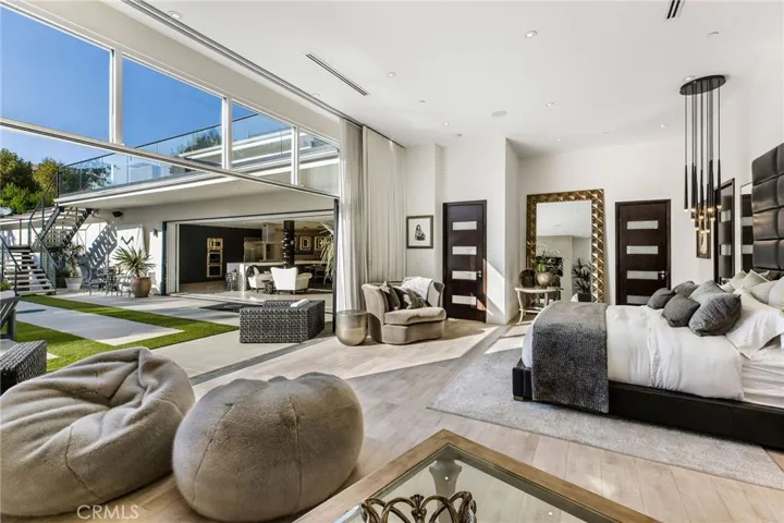 207 Saddlebow Road, Bell Canyon, California 91307