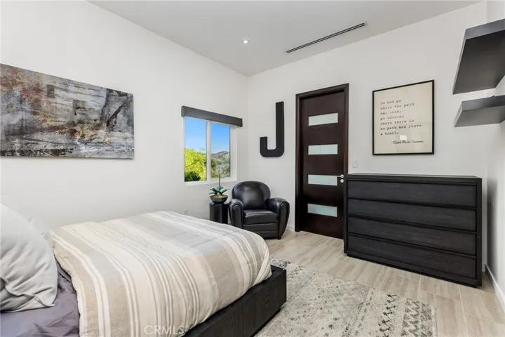 207 Saddlebow Road, Bell Canyon, California 91307