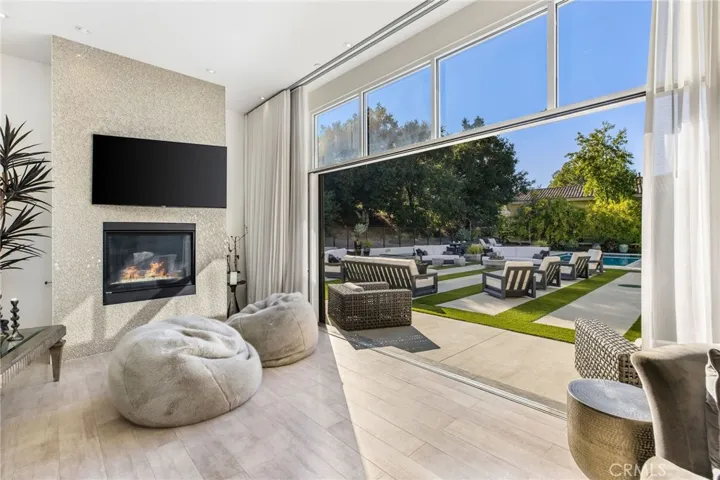 207 Saddlebow Road, Bell Canyon, California 91307